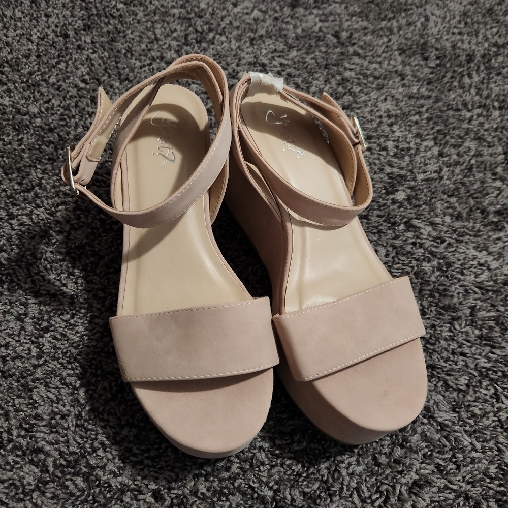 Light pink Platform wedges